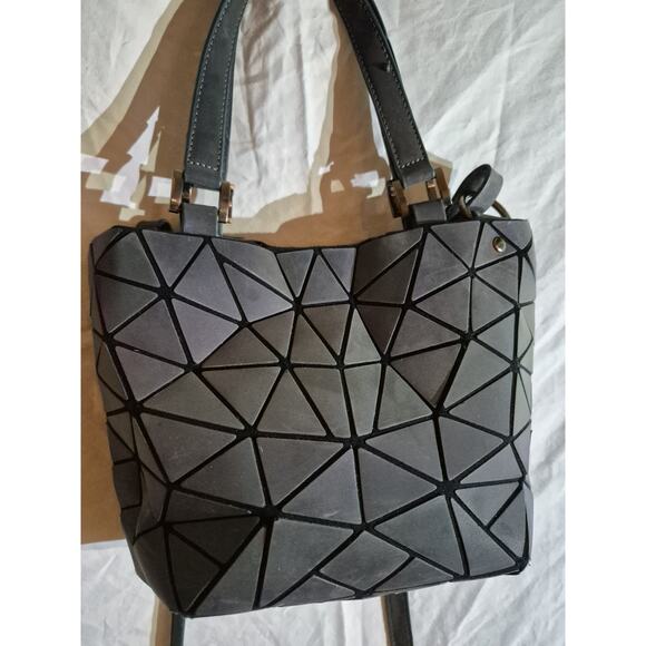 Lovevook Gray Iridescent Geometric Luminous Handbag Purse Holographic Look - Picture 4 of 10
